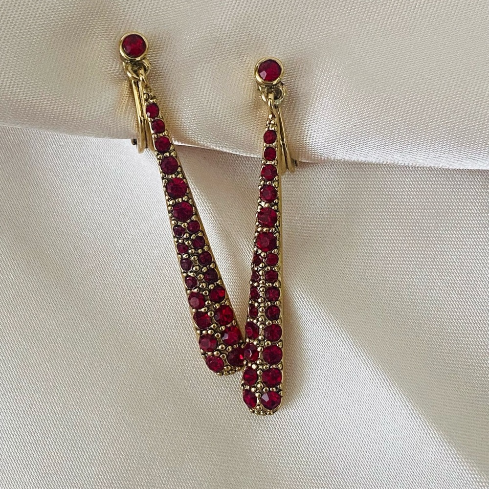 Beautiful classy vintage designer Monet earrings